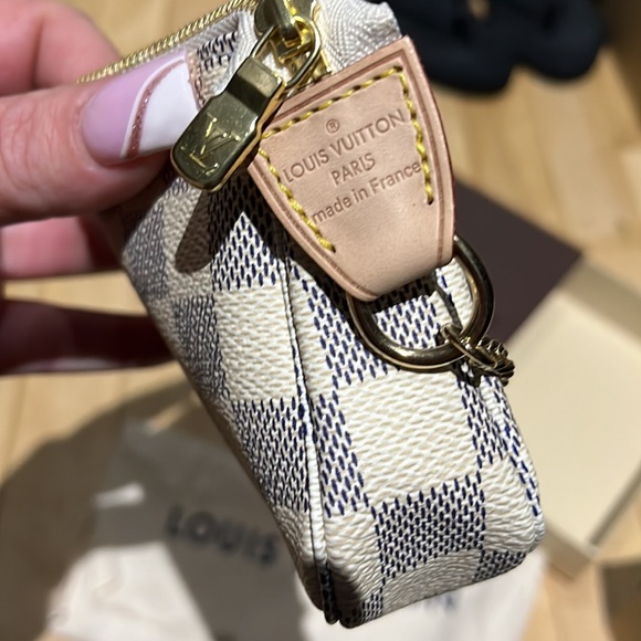 Authentic Louis Vuitton Damier Azur Mini Pochette Accessoires pouch - Picture 4 of 5